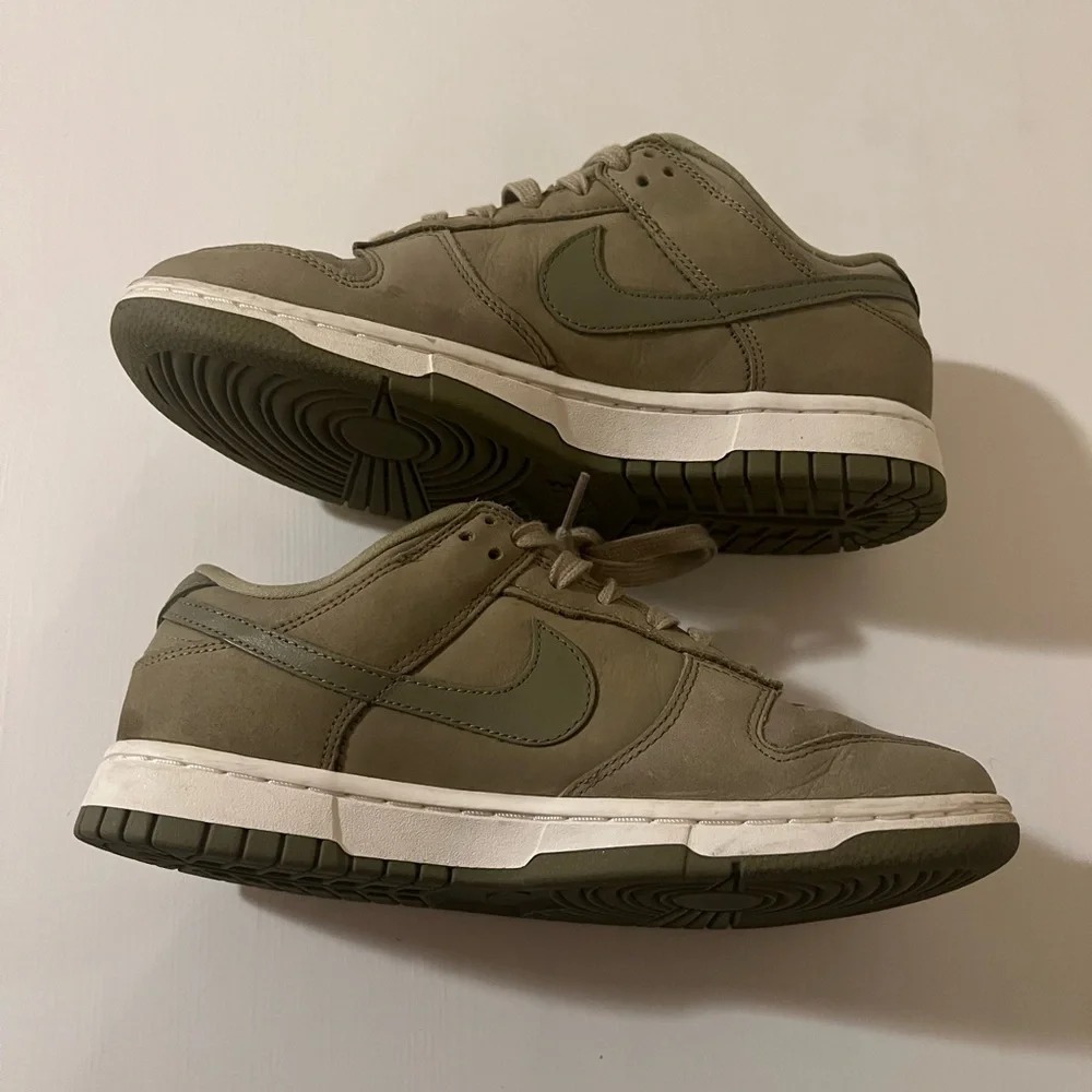 Nike Low Dunk in Olive green - Picture 4 of 4